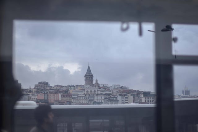 美国下达48小时通牒要求重开霍尔木兹，伊朗威胁：关闭海峡并打击全中东美国能源设施-青柠社区-海外华人社区